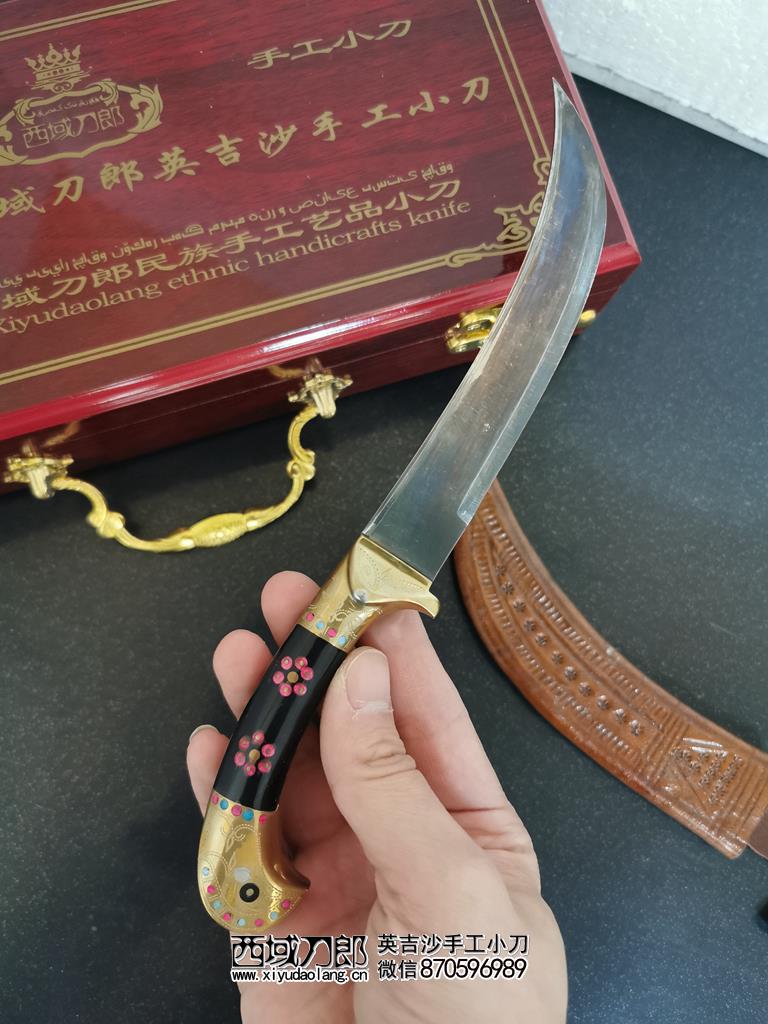 英吉沙巴旦木花老弯刀,喜欢弯刀造型带雕花的刀友不要
