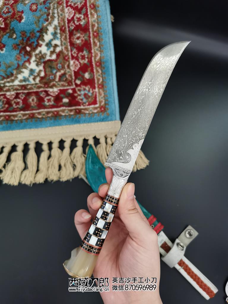 英吉沙极品收藏级弯刀,大师傅阿布都吾普制作,全长25cm,选用进口