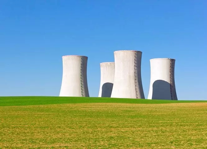 核电站的冷却塔洁净煤烧煤是空气污染和二氧化碳排放的最大来源之一