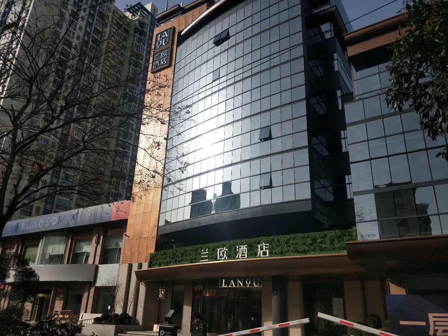 青岛兰欧酒店玻璃贴膜工程