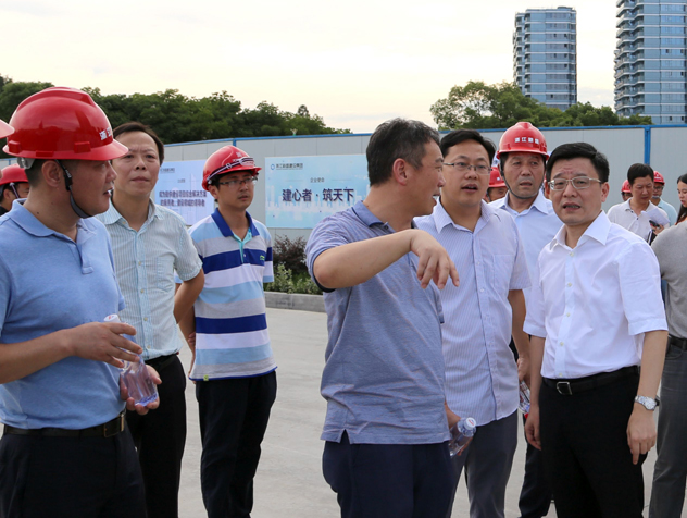 拱墅区住建局局长陈劲松,区城中村指挥部主任沈志红等相关部门负责人