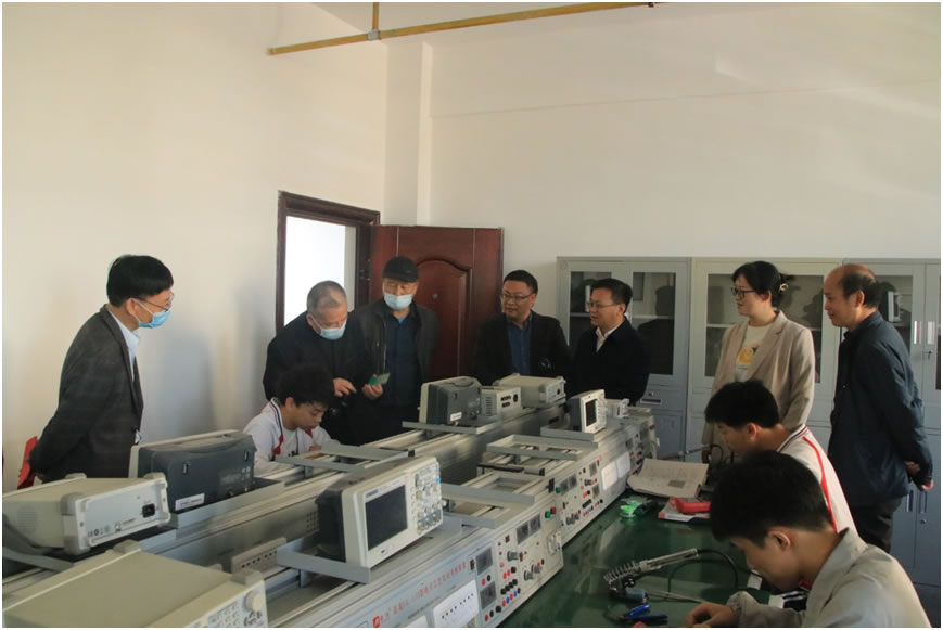 市关工委领导莅临罗田理工中专考察调研-罗田理工中等专业学校