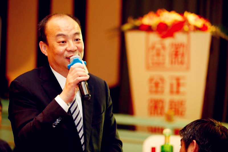 活动现场,周志刚透露,未来金徽酒将以"立足甘肃,发展西北","强强梁舷