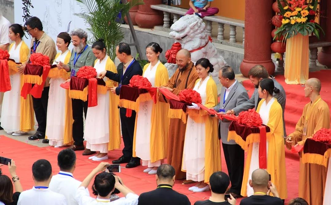 【新闻】西方漫画中的儒释道圣贤“现身”广东东华禅寺——国际首创 2