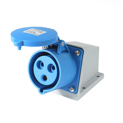 32a3孔单相工业明装插座2p e 220-250v ip44